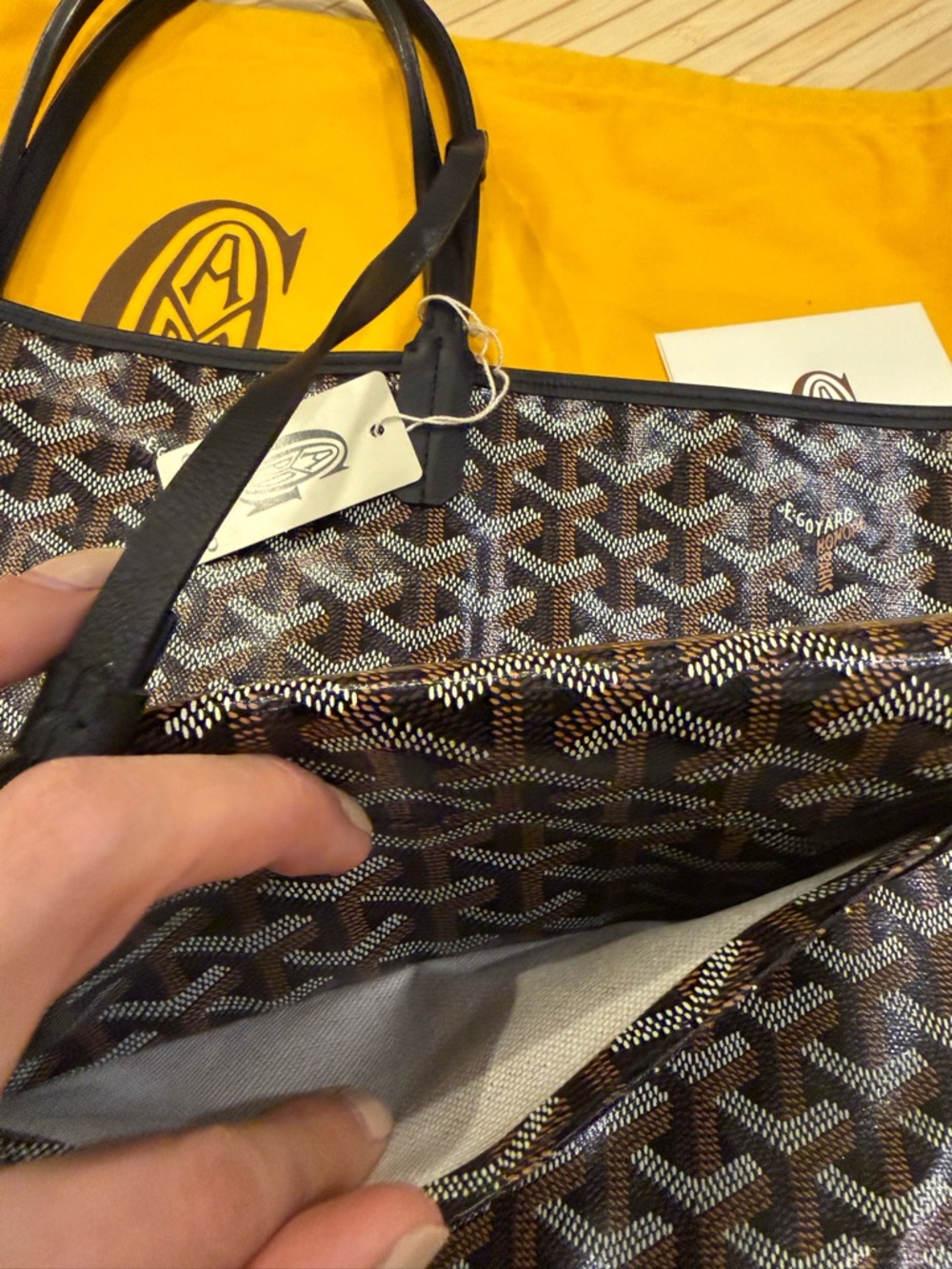 NWT. Goyard St Louis Tote in PM Size. Black Goyardine with Black Leather Trim. - Picture 5 of 11